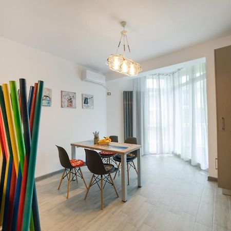 Alezzi Beach Resort Gorgeous Family Aparment Cu Piscina Navodari Bagian luar foto